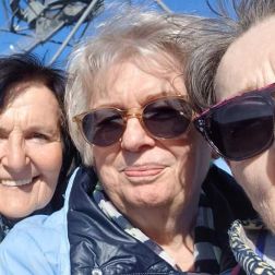 Gruppe von Frauen (Bewegen, Begegnen – gemeinsam unterwegs)